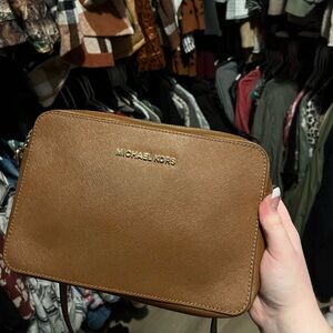 Michael kors crossbody